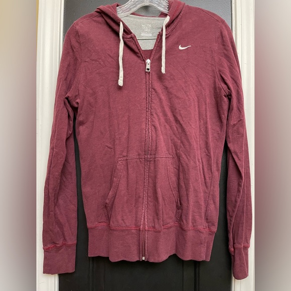 Nike zip up hooded jacket - Picture 4 of 6
